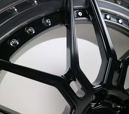 La roue forgée par disque de noir de lustre borde la lèvre polie 5x112 5x120 pour Mercedes Benz BMW