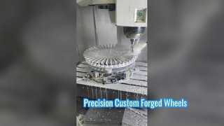 Fraisage CNC d'un disque central de roue forgé à rayons multiples